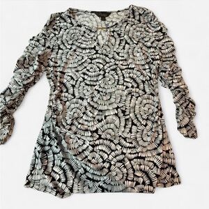 Thalia Sodi Black and White Abstract Pattern Top